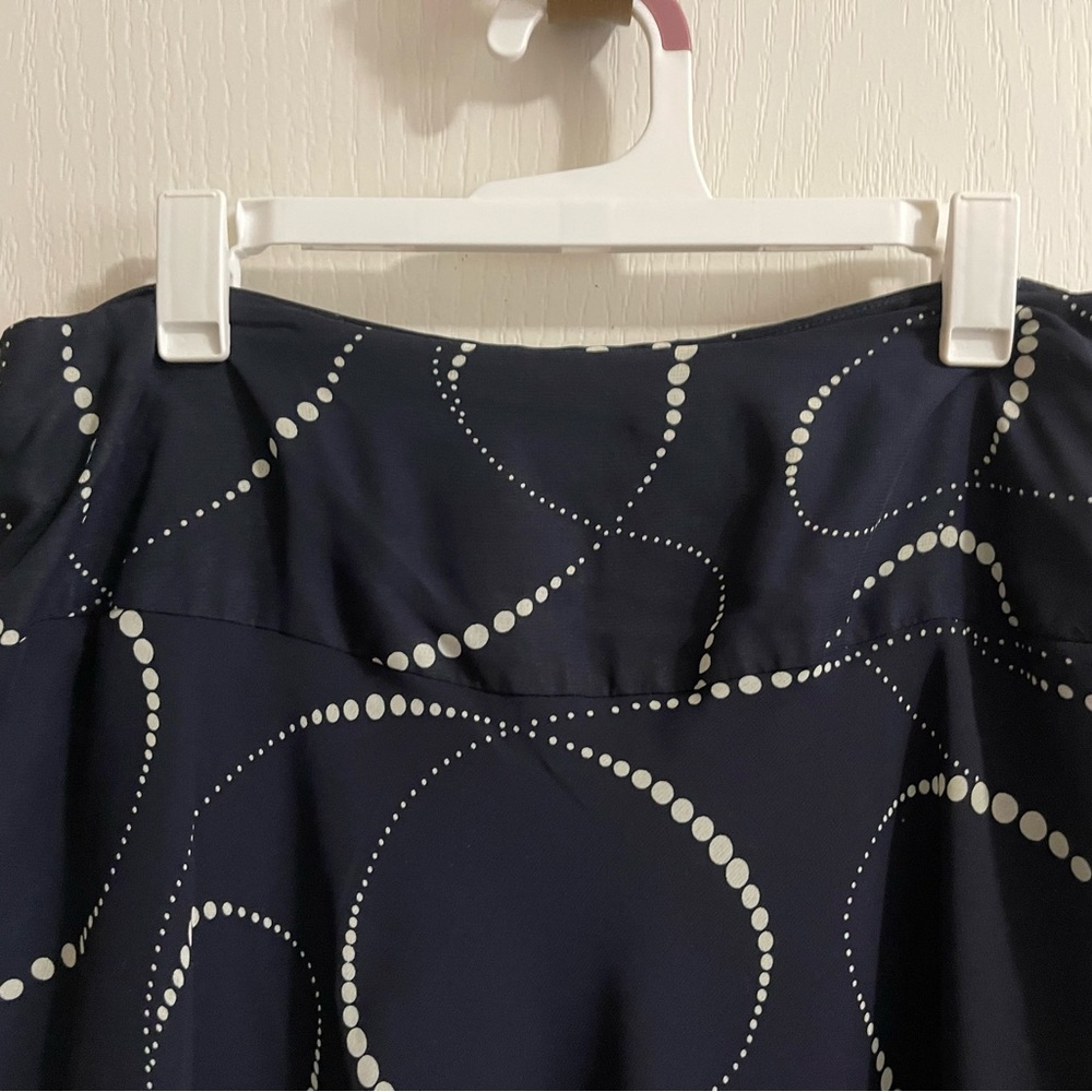 Ladies size 4 navy skirt by east 5th (sku401) - Picture 3 of 7